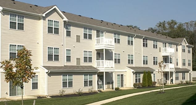 Hampton Crescent - Hampton Crescent Apartments