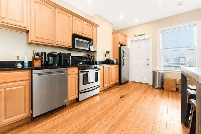 Photo - 180 L St Unit 3