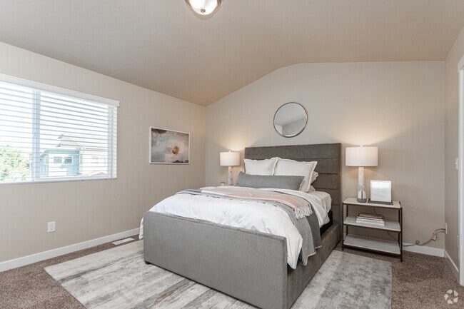 3BR, 2.5BA - Avenue A