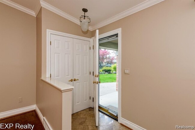 Photo - 26616 Rouge River Dr