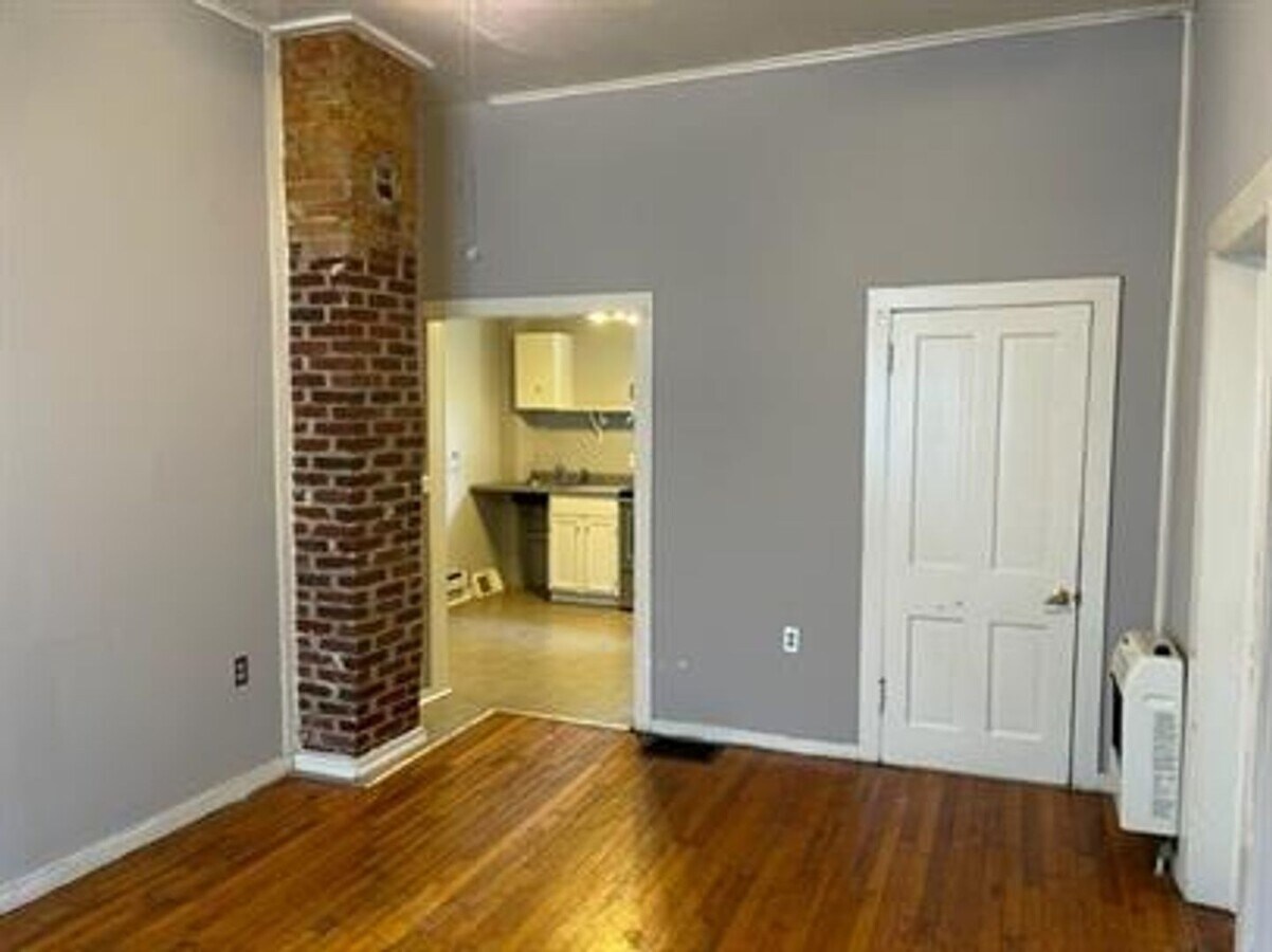 Photo - 302 W Eureka St Unit 2