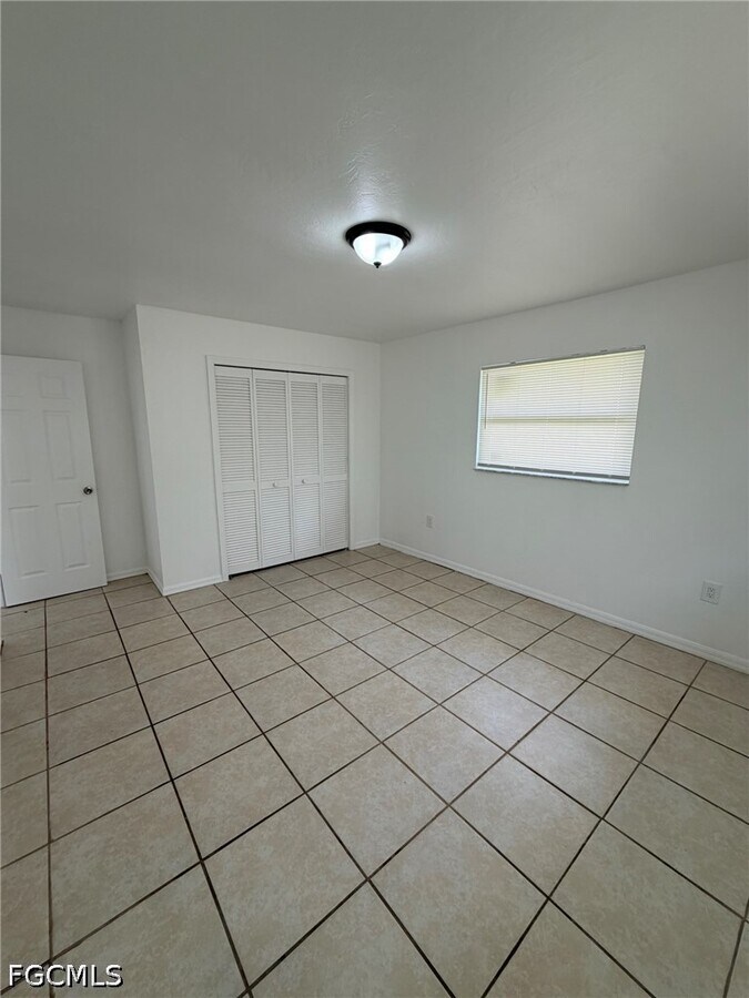 Photo - 12929 First St