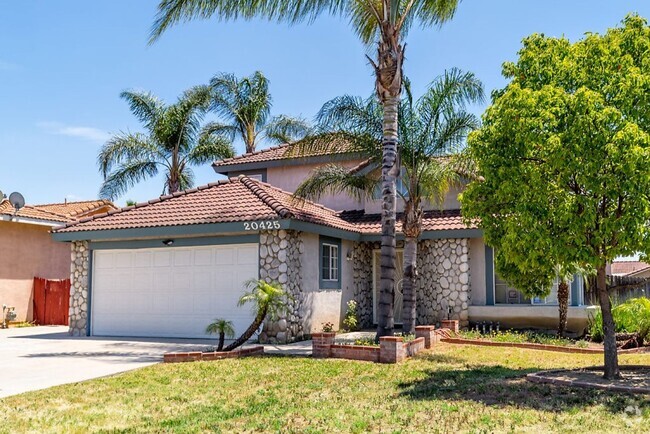 Building Photo - Orangecrest Pool Home!