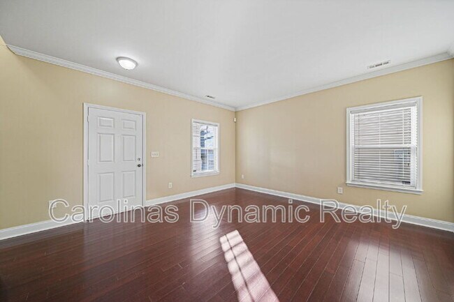 Photo - 6223 Woodland Commons Dr