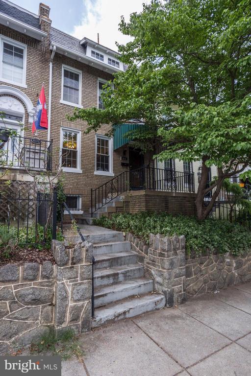 Photo - 1015 Quebec Place NW