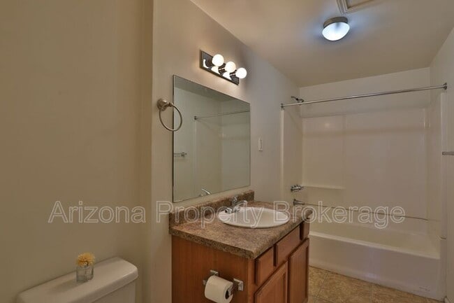 Photo - 861 S Stapley Dr