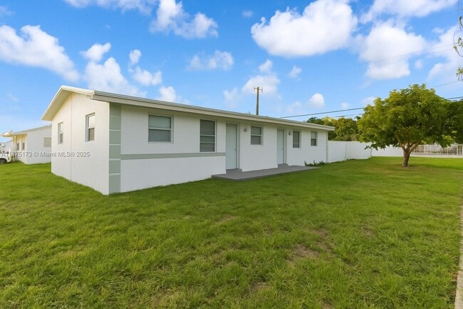 Building Photo - 18350 SW 105th Ave Rental
