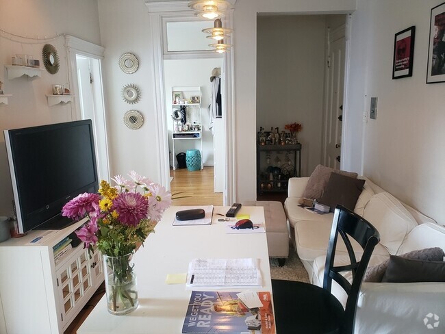 Building Photo - 282 Newbury St Unit 18 Rental