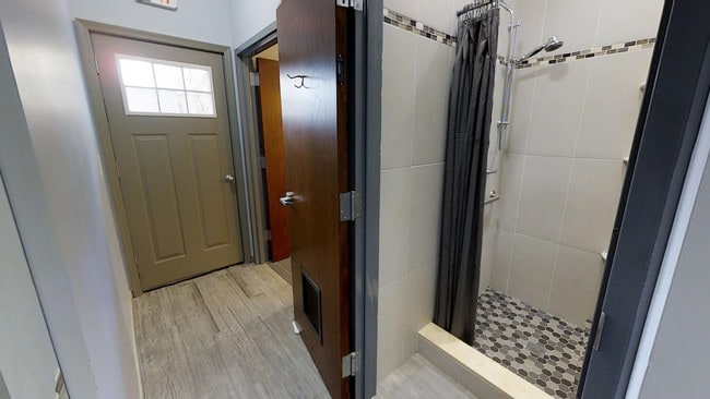 Photo - 344 Kearny Ave Unidad Commuter's dream