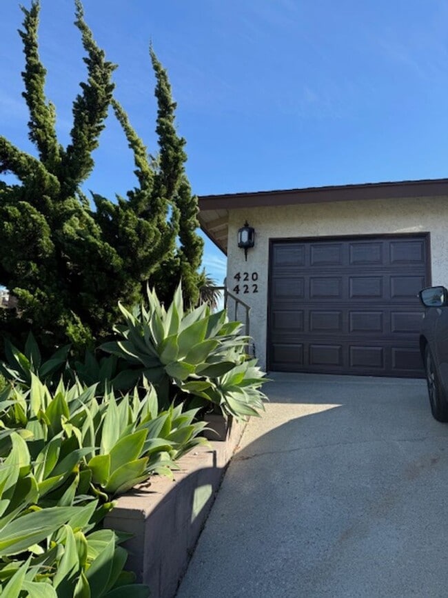 Building Photo - 420-22 Rees Street Unit 420 Rees