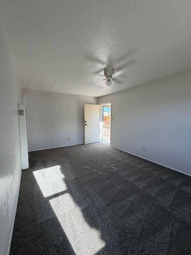 Photo - 402 E 18th St Unidad 402