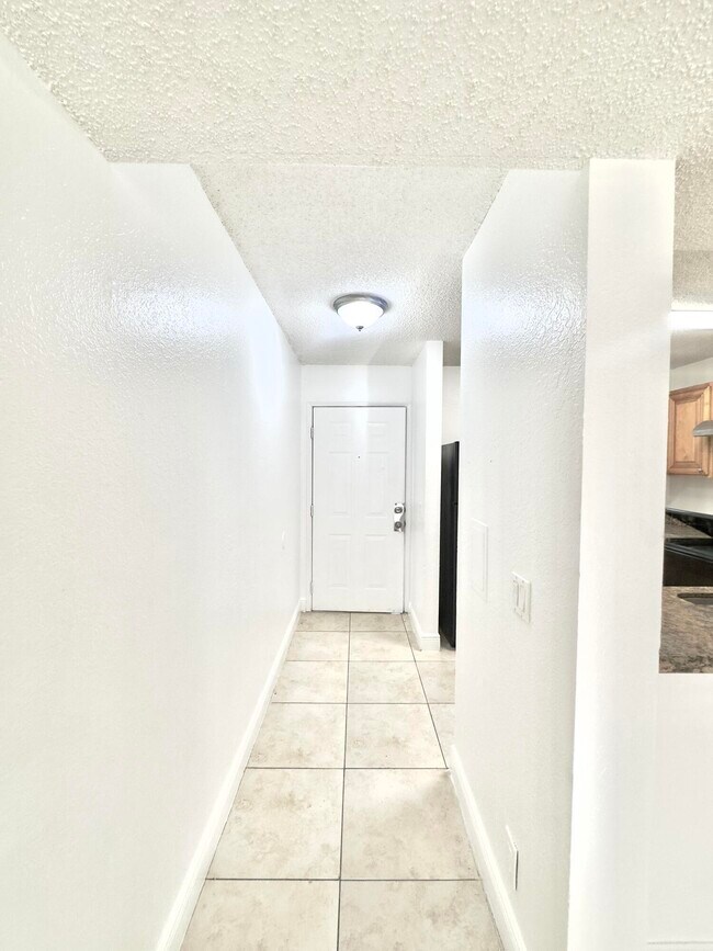 Photo - 1461 Windorah Way Unit B
