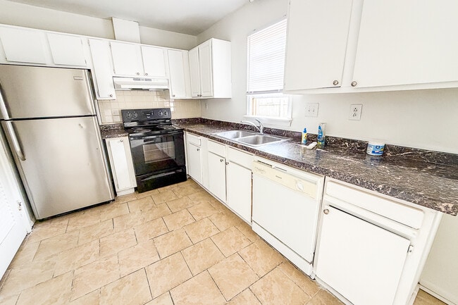 Photo - 1038 Wickford Ct