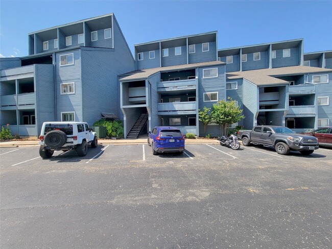 Photo - 12500 Melville Dr Unidad B217
