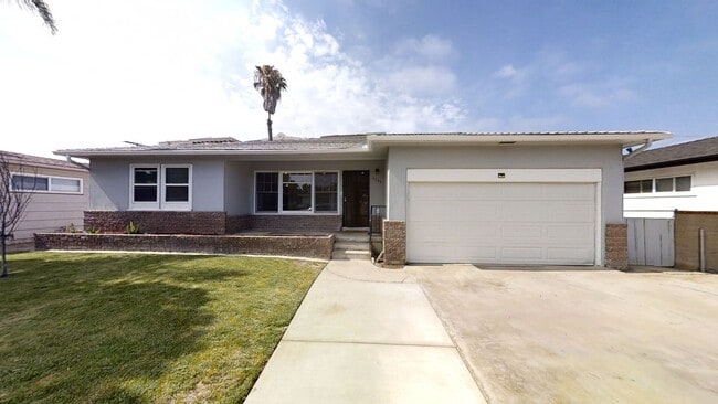 Building Photo - Nice Patio, Private Yard on Mary Lane! (Le...