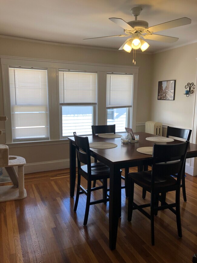 Photo - 27 Bartlett Ave Unit 2