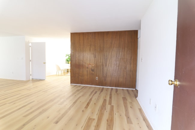 Photo - 4912 Powell Rd