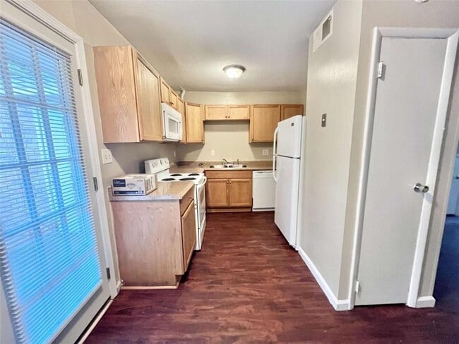 Photo - 100 Chalfont Dr