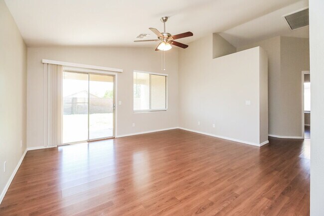 Photo - 10927 E Diamond Ave