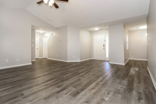 Photo - 1015 Amelia Grove Ln SE
