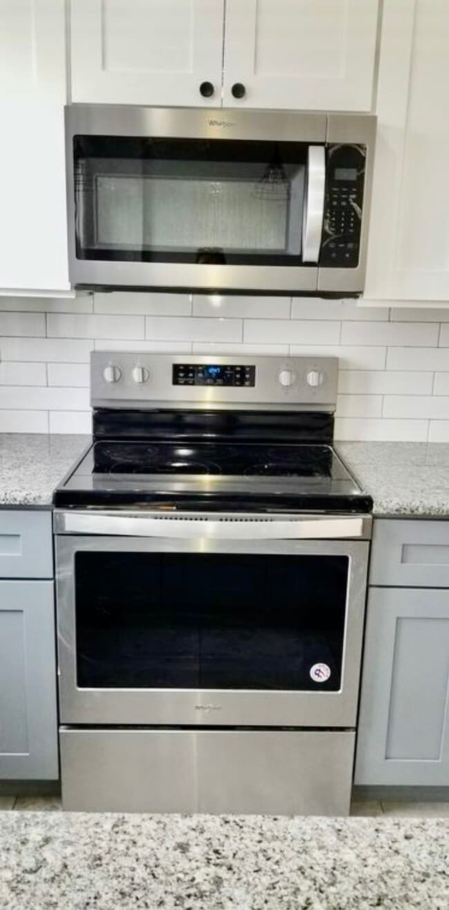 Photo - 7935 Leonard St