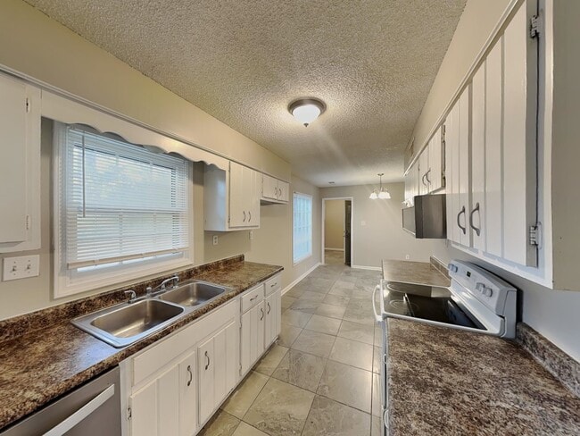 Photo - 1017 Hawkview Dr