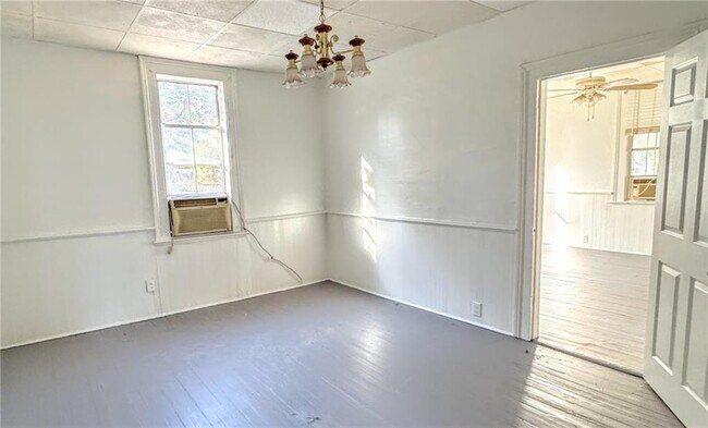 Photo - 3051 Wells St