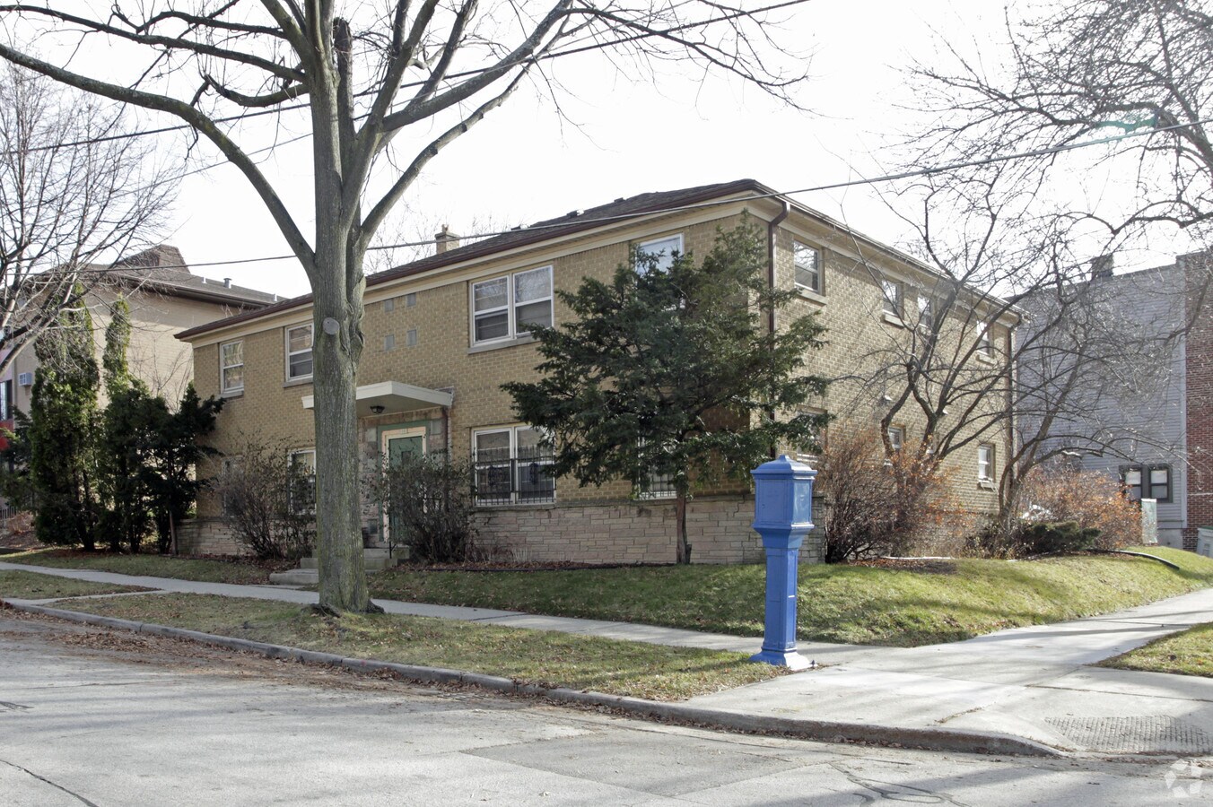 Photo - 1001 E Pleasant St Apartments