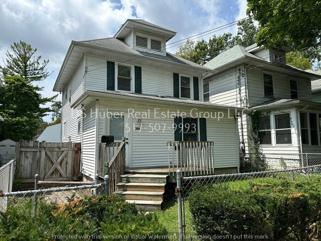 Building Photo - 206 S Fairview Ave