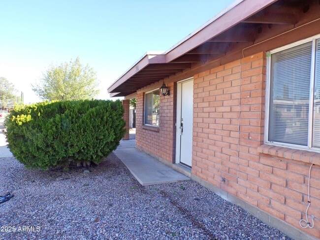 Photo - 500 Mallard Cir E