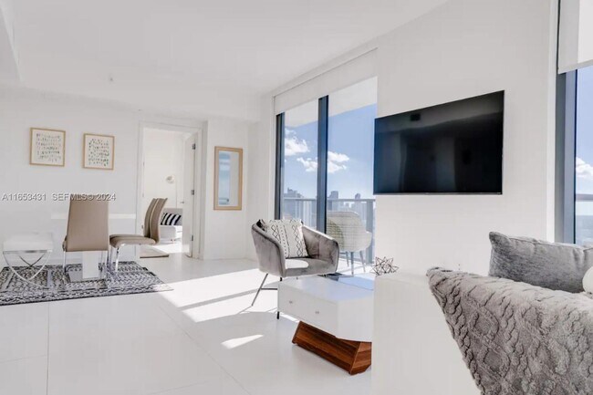 Photo - 501 NE 31st St Unit 3709