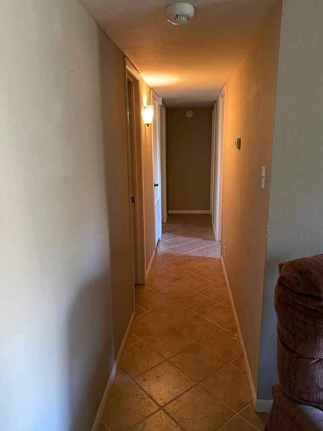 Building Photo - 232 Olen St Rental