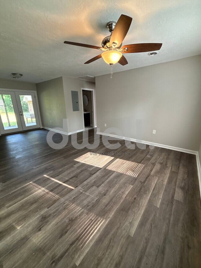 Photo - 2445 Yates Dr