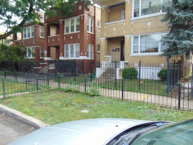 Photo - 6729 S Artesian Ave Unit 1