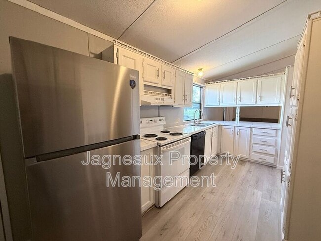 Photo - 1115 N Crocker St