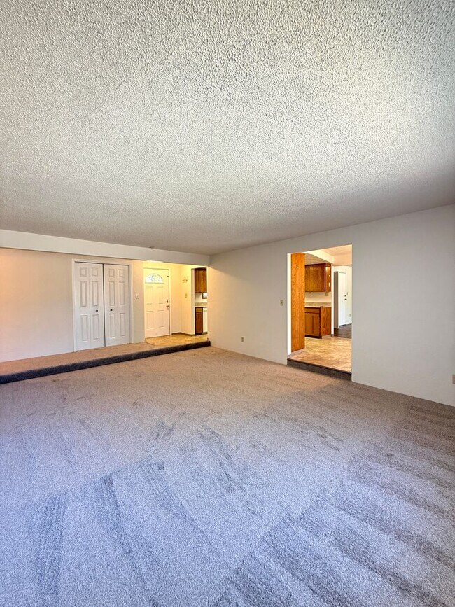 Photo - Roomy 3 Bed, 2 Bath Home in Northeast Medford