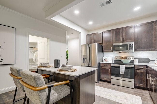 La Villita Lakeside and Landings