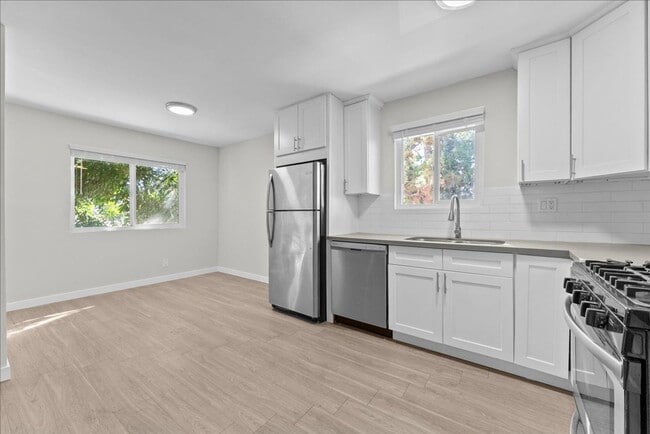 Photo - 631 E Elk Ave Unit 07