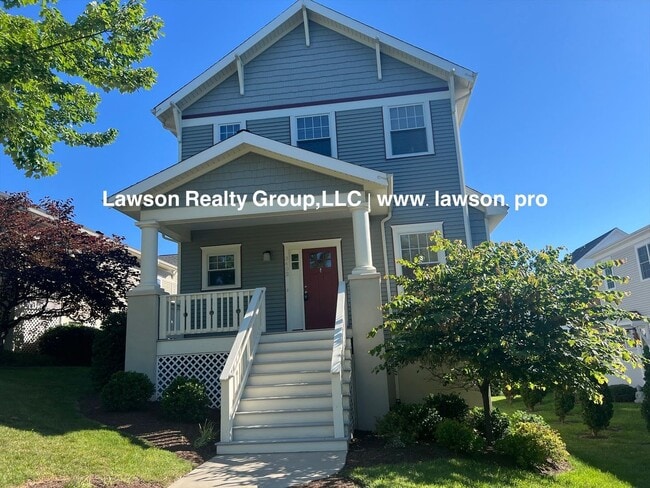 Upscale Three Bedroom in Colonial Green with Garage - Upscale Three Bedroom in Colonial Green with Garage