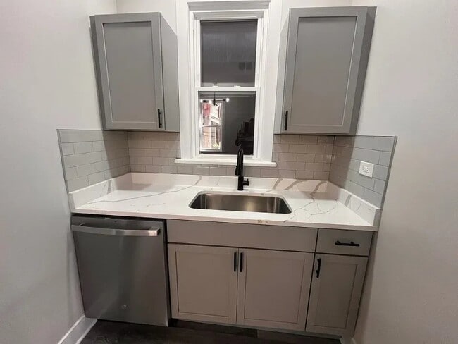 Photo - 2955 N Spaulding Ave Unit 2955 North Spaulding Aven