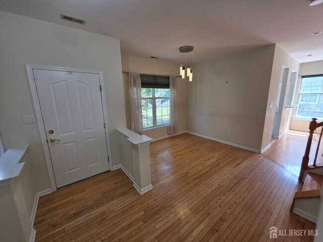 Photo - 1301 Dahlia Cir