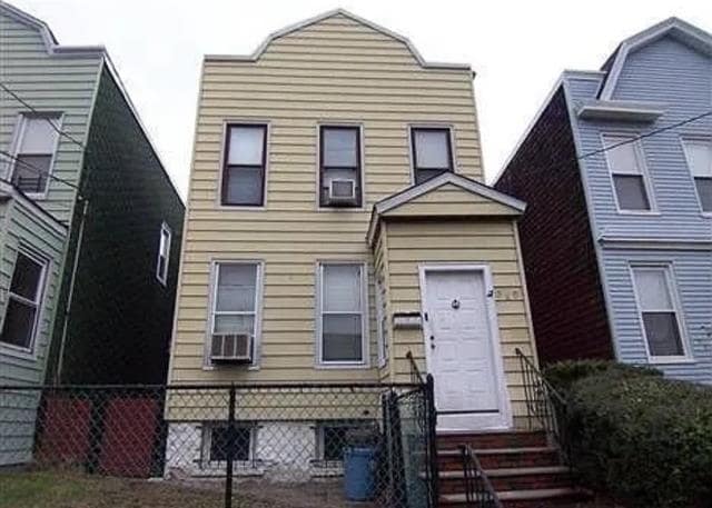 Building Photo - 385 Princeton Ave Unit 2