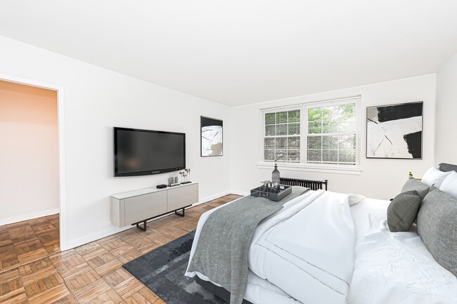 Photo - Barbara Court