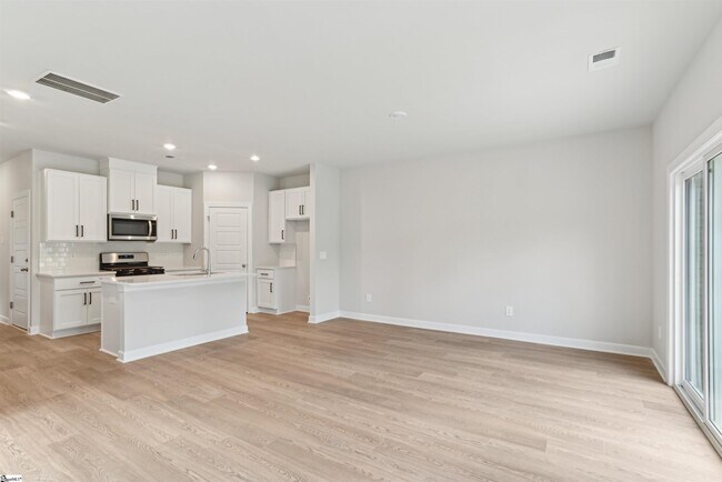 7 Gramercy Wds Ln