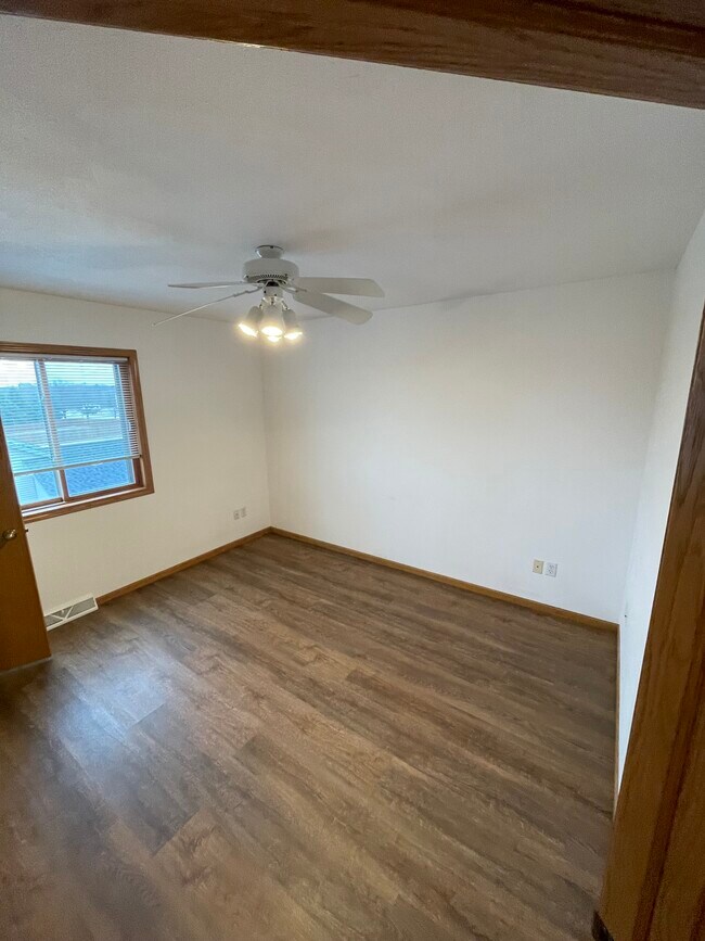 Bedroom 1 - 1500 Packers Ct Unit 1