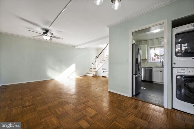 Photo - 1635 Ripon Pl