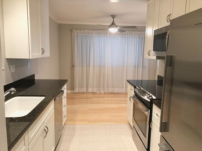 Photo - Noel Oaks Apartments