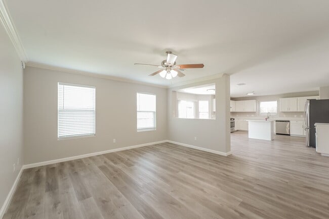 Photo - 444 Mystic Glen Loop