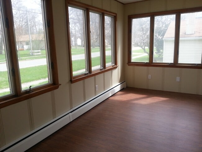 Photo - 117 Lakeside Dr