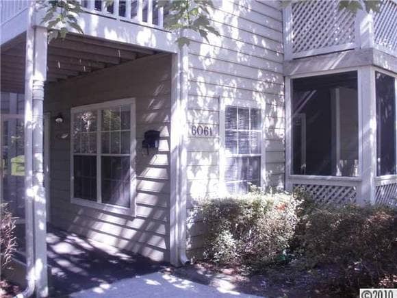 Two Bedroom Condo off Albemarle Road! - Two Bedroom Condo off Albemarle Road!